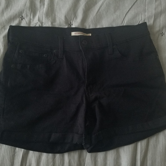 Levi's black denim shorts - Picture 2 of 7